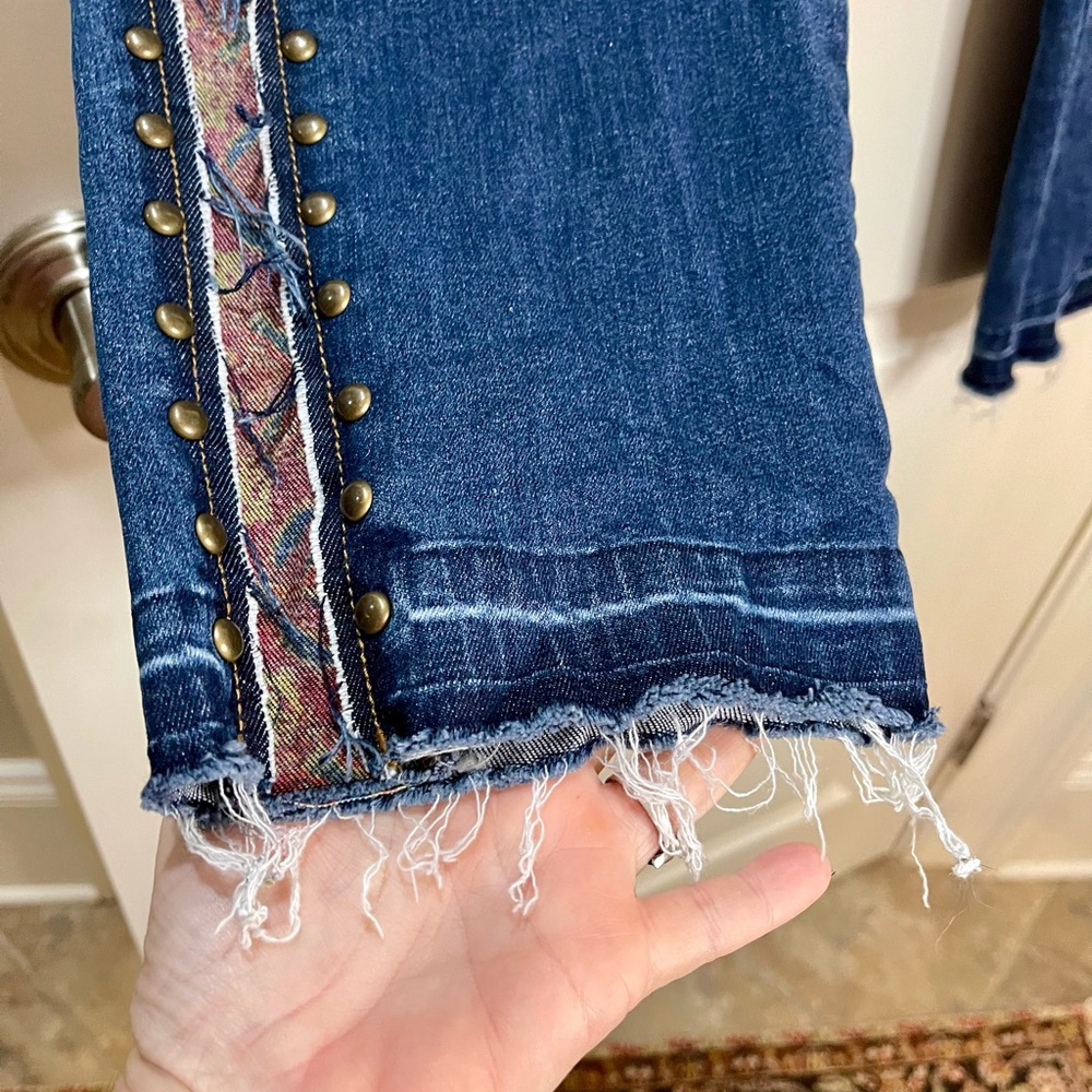 Liverpool LVPL “Collette” Jeans with Grommet Details Raw Hem Size 12 - Picture 6 of 9